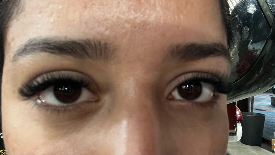 Depilación facial con hilo